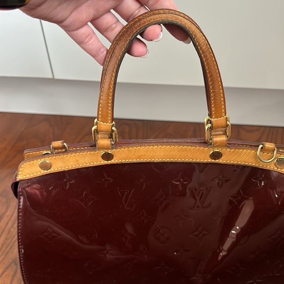 Louis Vuitton Monogram Vernis Brea MM Purse - Picture 5 of 14